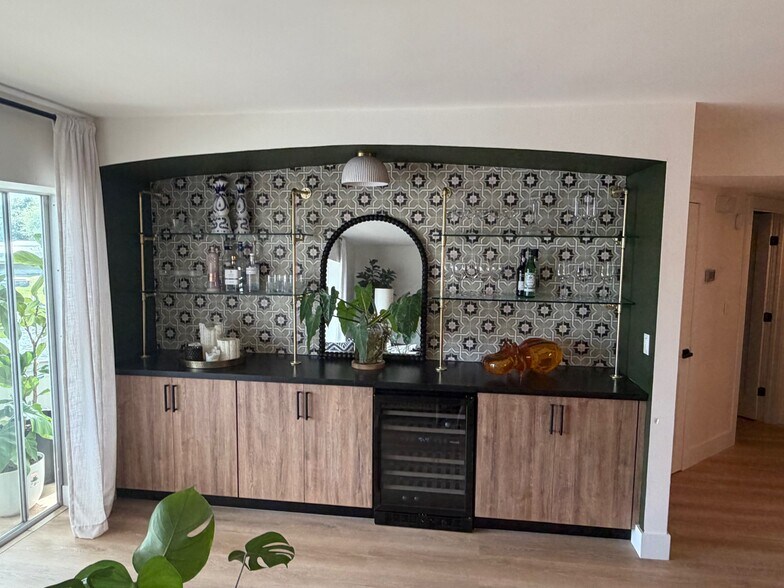 Building Photo - 818 SE 4th St