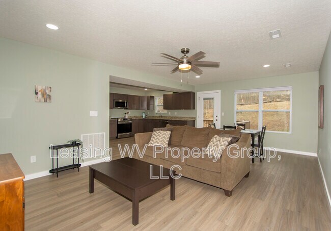 Building Photo - 201 Berry Ln