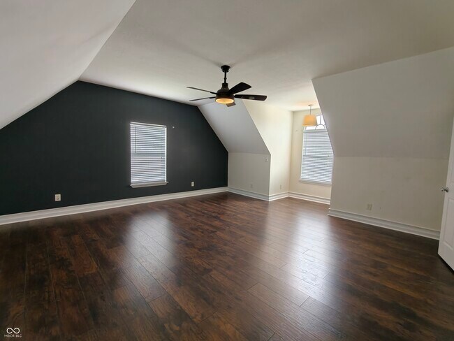 Building Photo - 802 Fern Dr