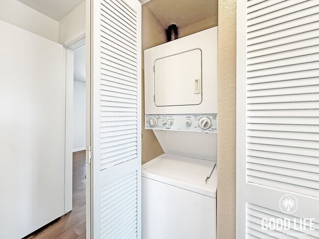 Building Photo - Beautiful 1 Bedroom 1 Bathroom in UTC!