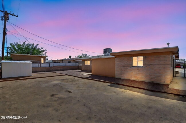 Building Photo - 5503 Salisbury Dr