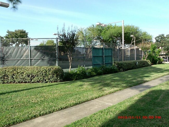 Building Photo - 10555 Turtlewood Ct