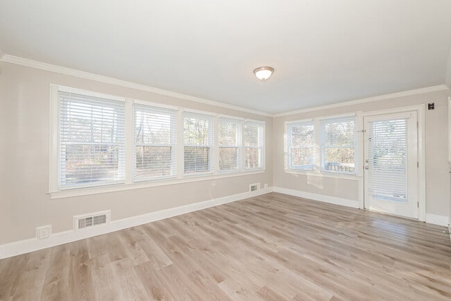 Building Photo - 2481 Old Salem Cir SE