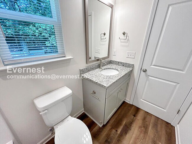 Building Photo - 825 Key St