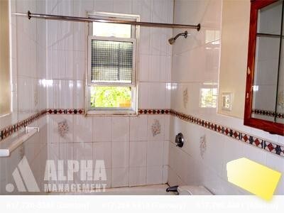 Building Photo - 59 Linden St