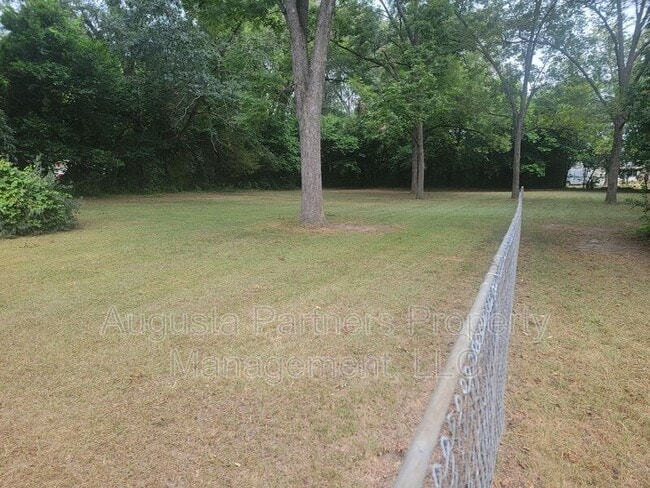 Building Photo - 322 N Hicks St