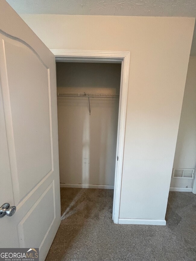 Building Photo - 721 Meadow Spring Dr