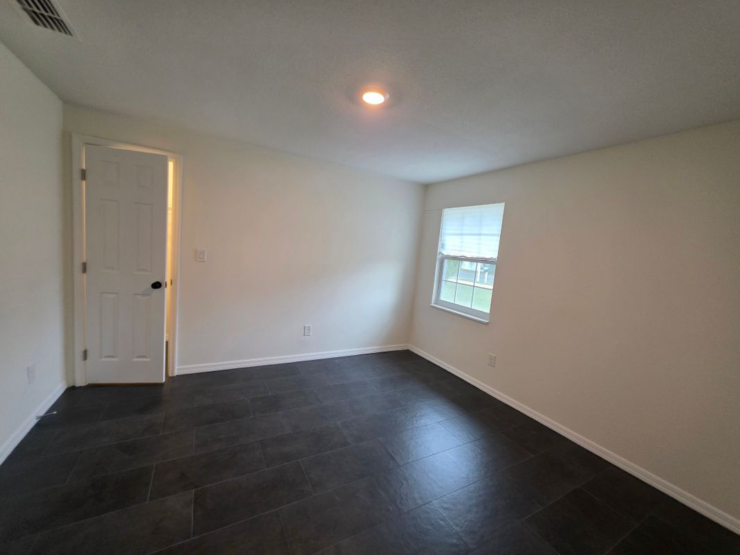 Building Photo - 5611 6th St