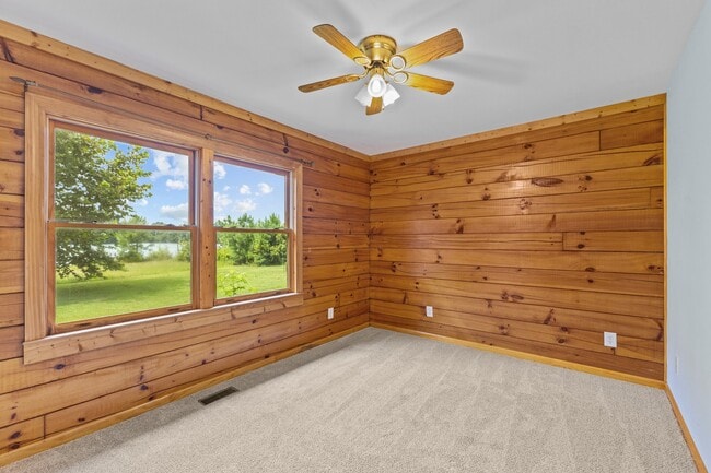 Building Photo - 126 George Jones Rd