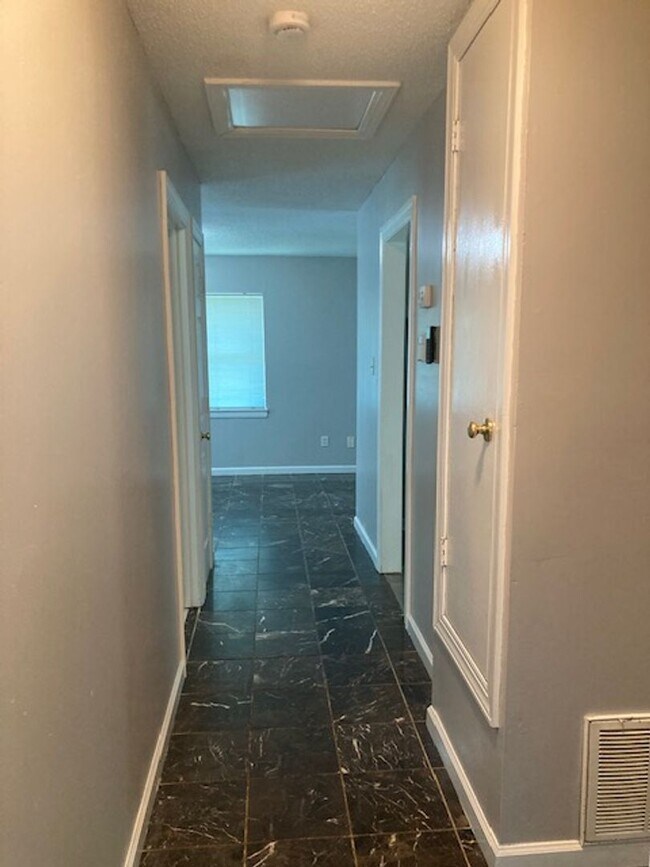 Building Photo - Gulfport 3 Bedroom