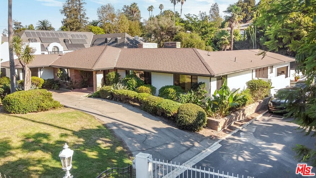 Building Photo - 5160 Los Feliz Blvd