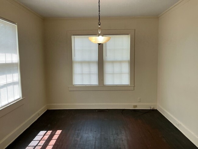 Building Photo - 1314 Carswell Ave