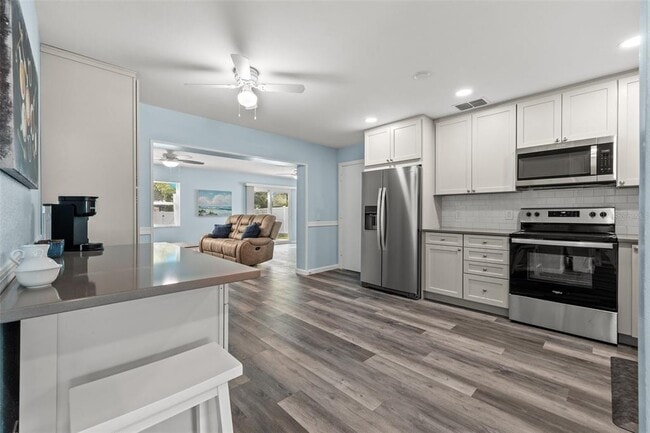 Building Photo - 2832 47th Ave S