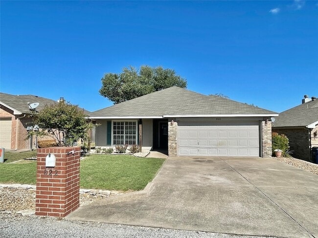 Building Photo - 822 Rambling Ct