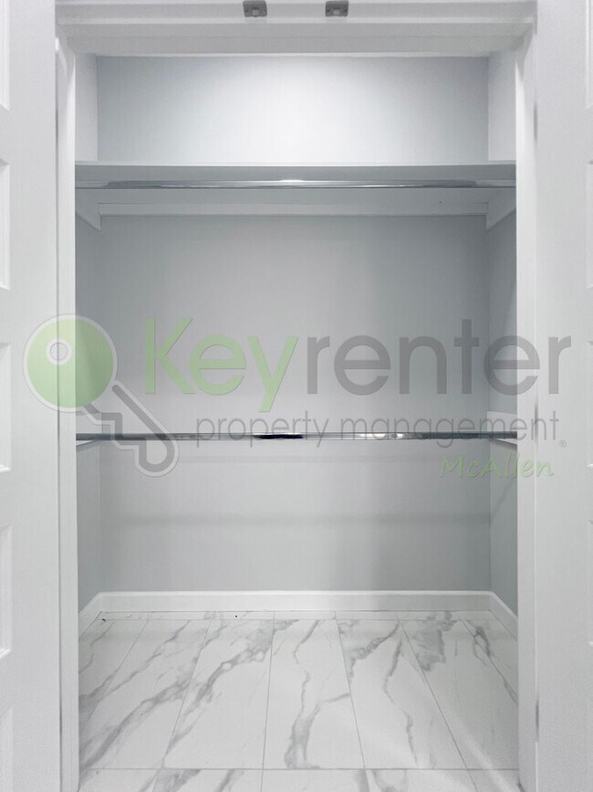 Building Photo - 1st month FREE! 3b/2bath Apartment in Edinburg-Don't Miss Out!