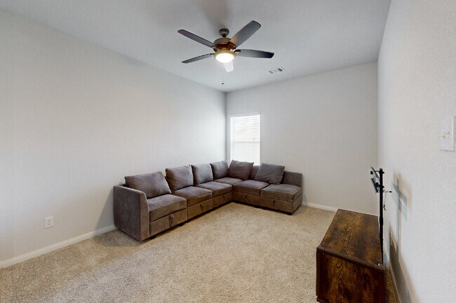 Building Photo - 2-Bedroom 2.5-Bath, 2 car garage, modern home