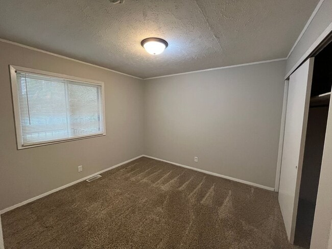 Building Photo - 5044 Martin St