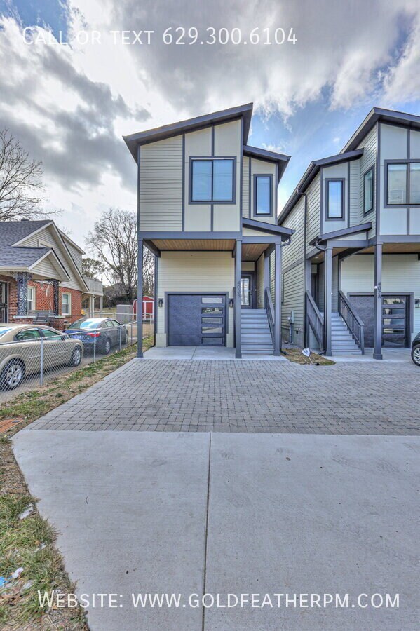 Building Photo - 402 E Trinity Ln