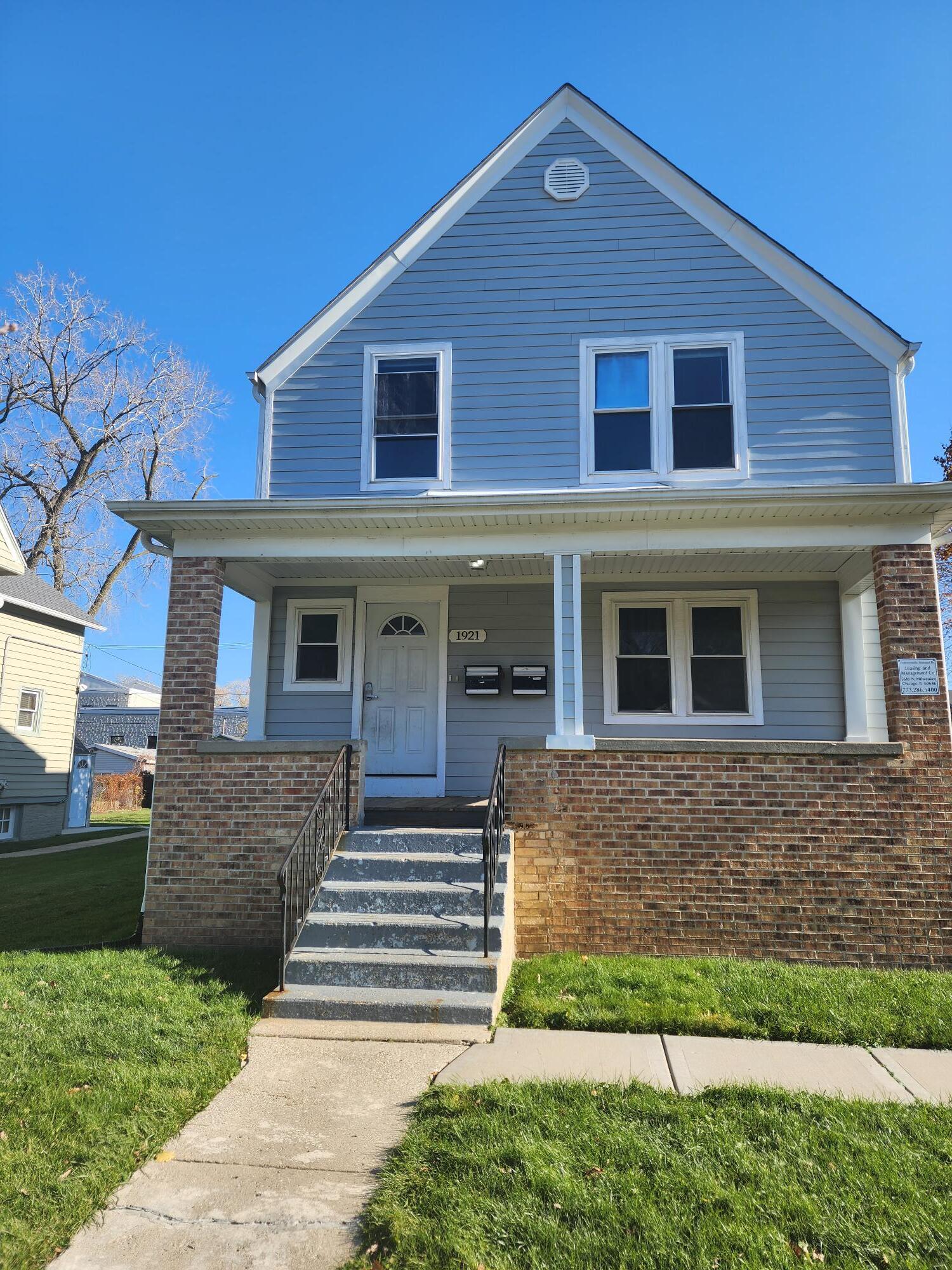 Building Photo - 1921 Darrow Ave