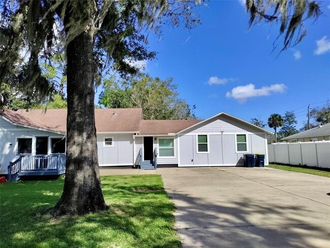 Building Photo - 100 S Stone St