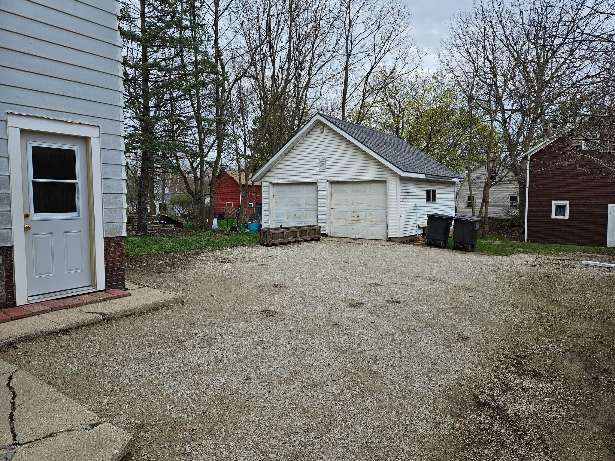 Garage - 161 N Park St