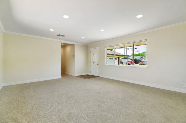 Building Photo - Move-In Ready Cambrian Gem – New Appliances and many upgrades!