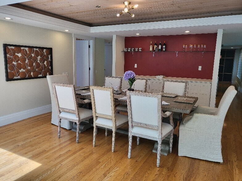 Building Photo - 423 Concord Rd