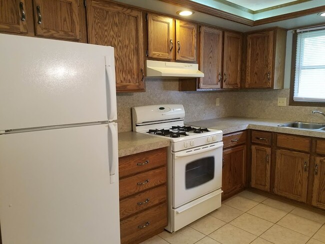 Kitchen - 119 Columbia Dr