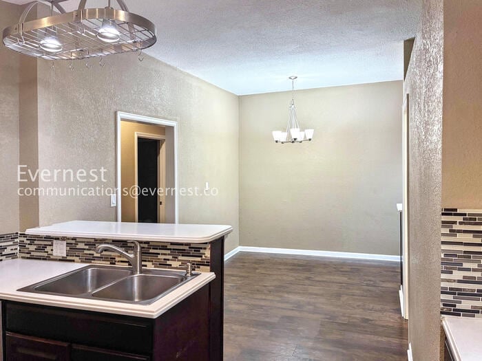 Building Photo - 1018 14th St