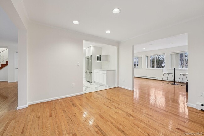 Building Photo - 335 5th St