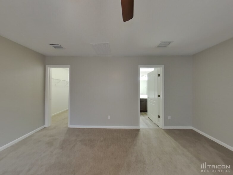 Building Photo - 2268 Eisner Dr