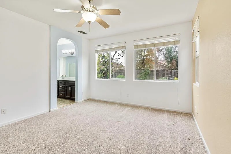 Building Photo - 4530 Bollenbacher Ave