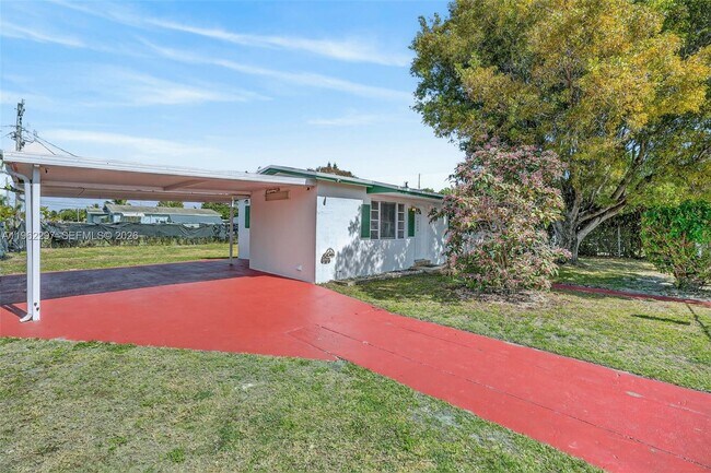 Building Photo - 10325 SW 149th St