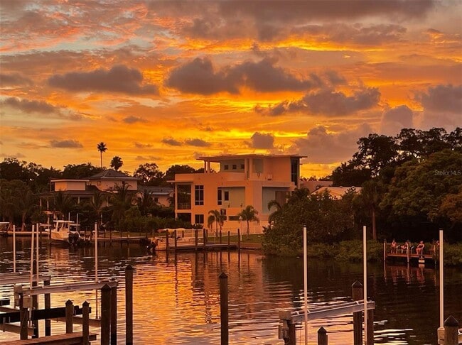Building Photo - 1709 N Tamiami Trl