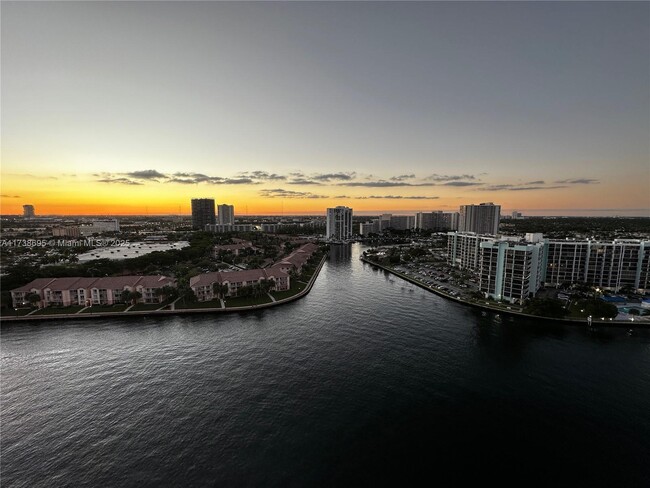 Building Photo - 3800 S Ocean Dr