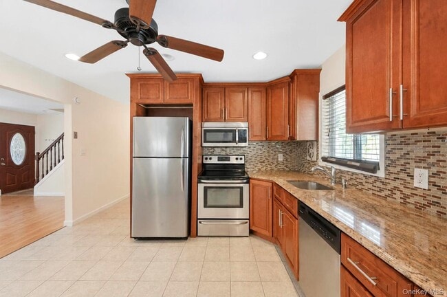 Building Photo - 3173 Roxbury Ln