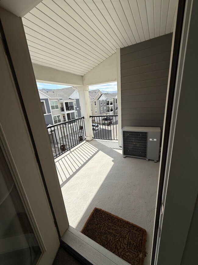 Building Photo - 14659 Bloom Dr