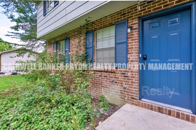 Building Photo - 5722 Moody Sawyer Rd