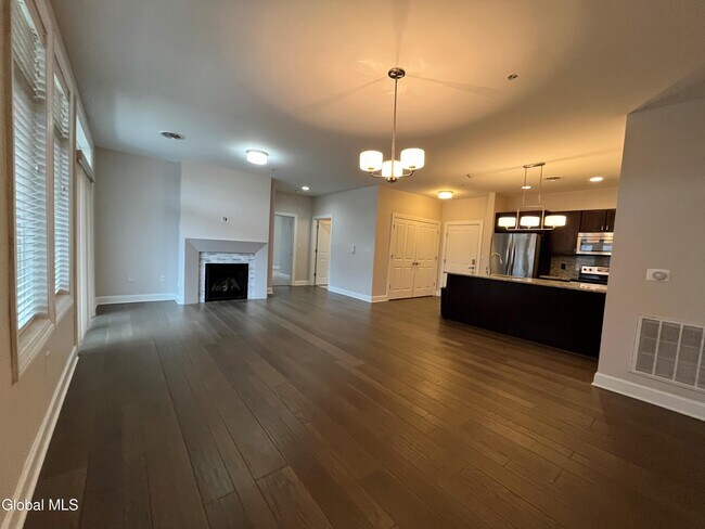 Building Photo - 2 West Ave