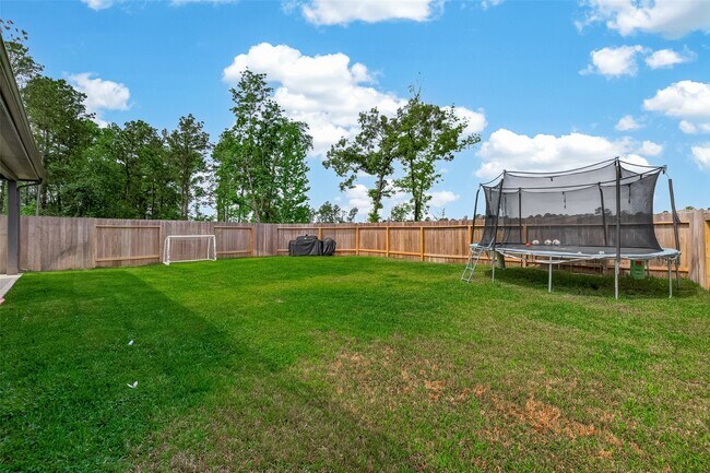 Building Photo - 24726 Cedar Ln