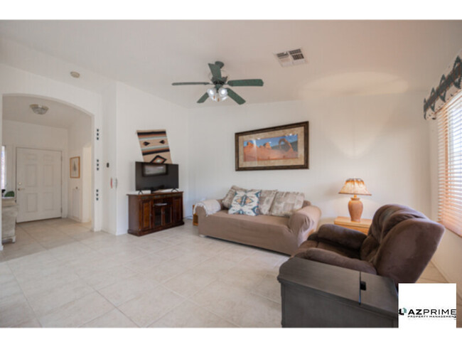 Building Photo - Discover this Beautifully furnished 2/2 Ho...