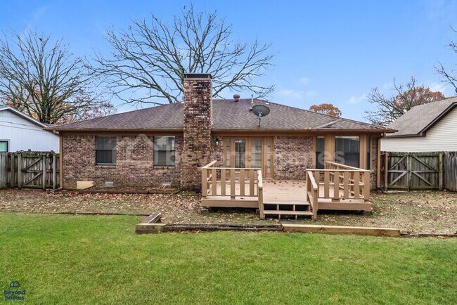 Building Photo - Beautiful 3-Bed 2 Bath Home with Massive Fenced Yard & Private Deck!