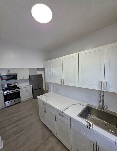 Building Photo - 267 New York Ave