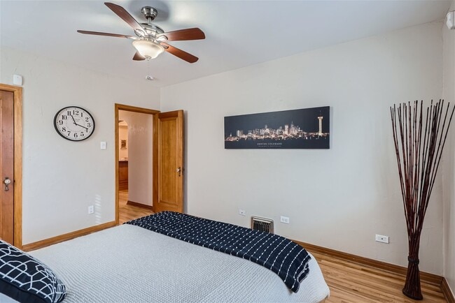 Building Photo - 695 Ash St.