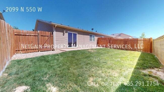 Building Photo - 2099 N 550 W