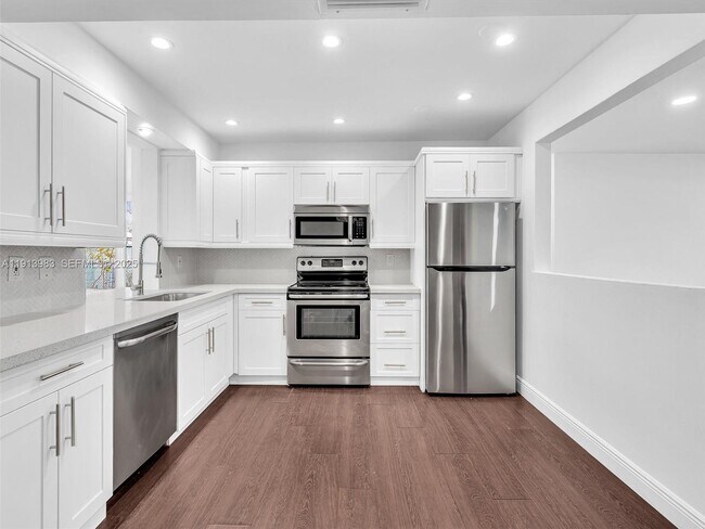 Building Photo - 4500 SW 42nd Terrace