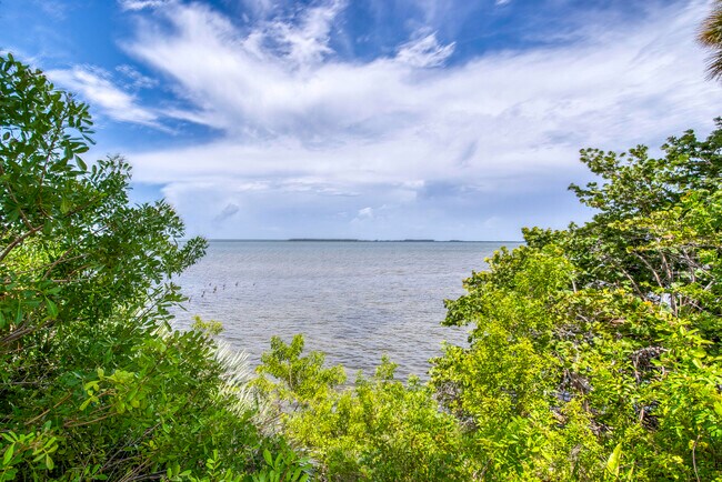 Building Photo - 4111 S Indian River Dr