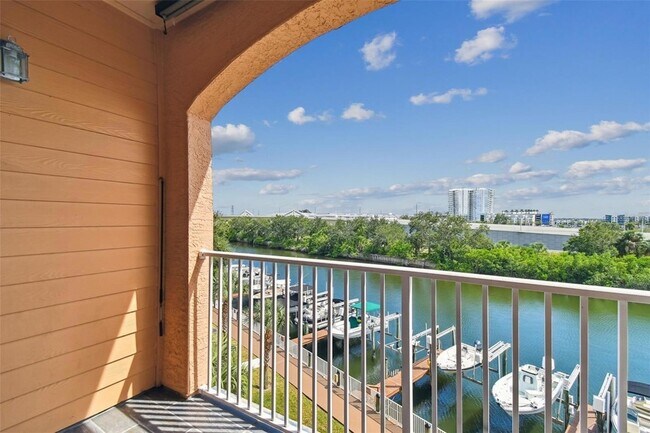 Building Photo - 5000 Culbreath Key Way