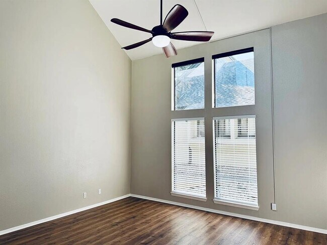 Building Photo - 30 Casa Verde St
