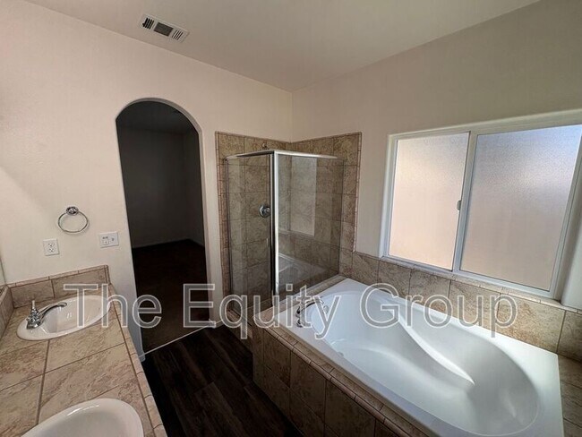 Building Photo - 30910 Jackrabbit St